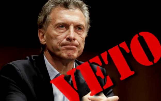 Mauricio Macri, veto precidencial
