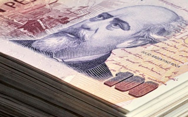 billetes de 100 pesos argentinos