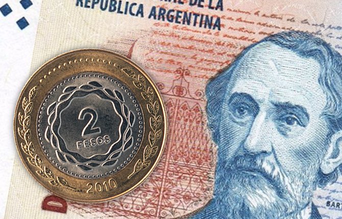 billete y moneda de 2 pesos