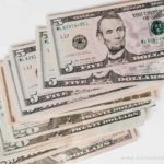 billetes de dólar varios